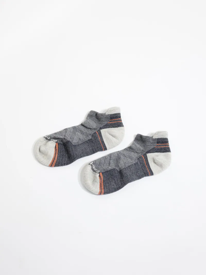 【 M 號】Smartwool 羊毛襪 女 機能戶外全輕量減震踝襪 中性灰 SW001570052