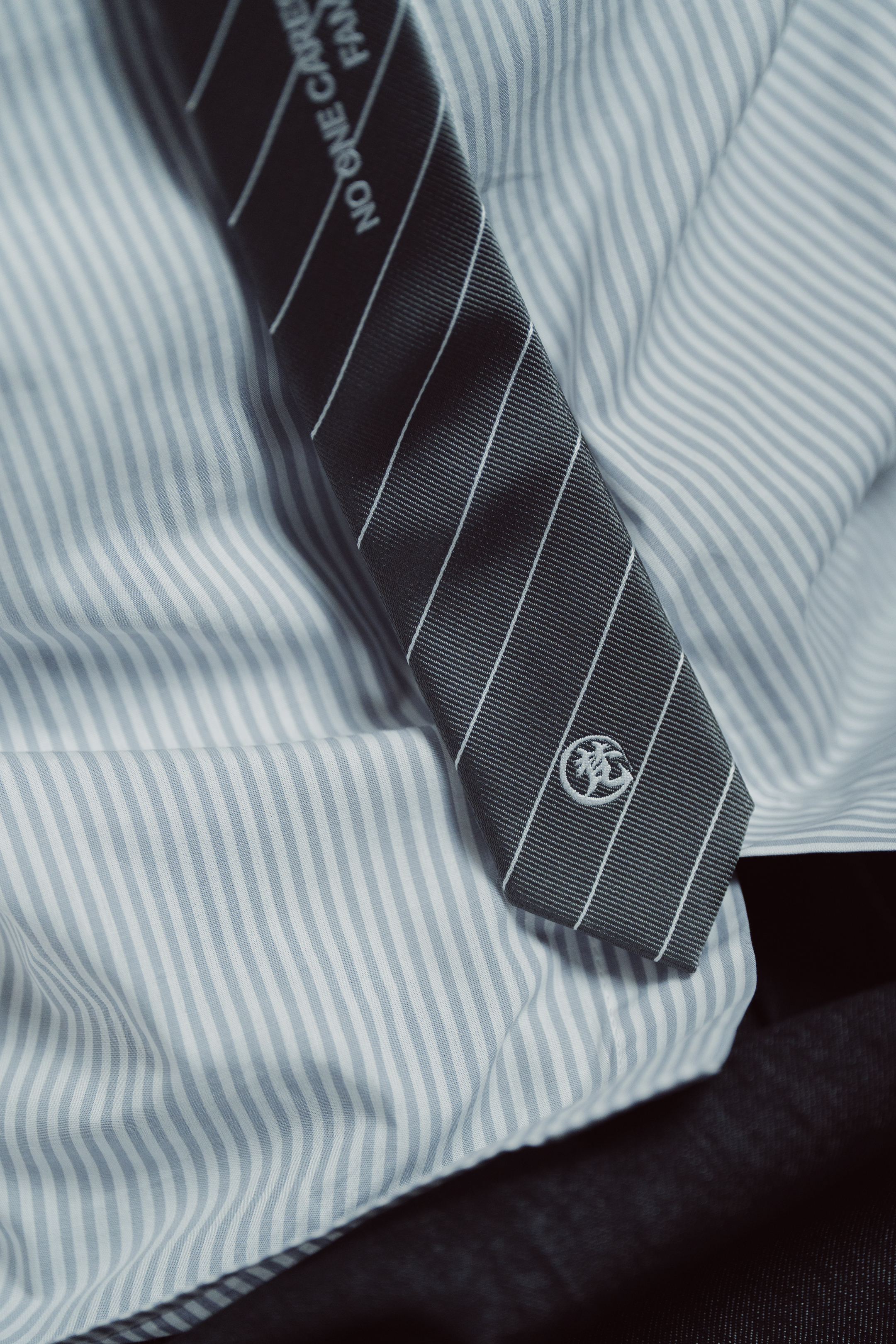 Fumble 條紋領帶｜灰色