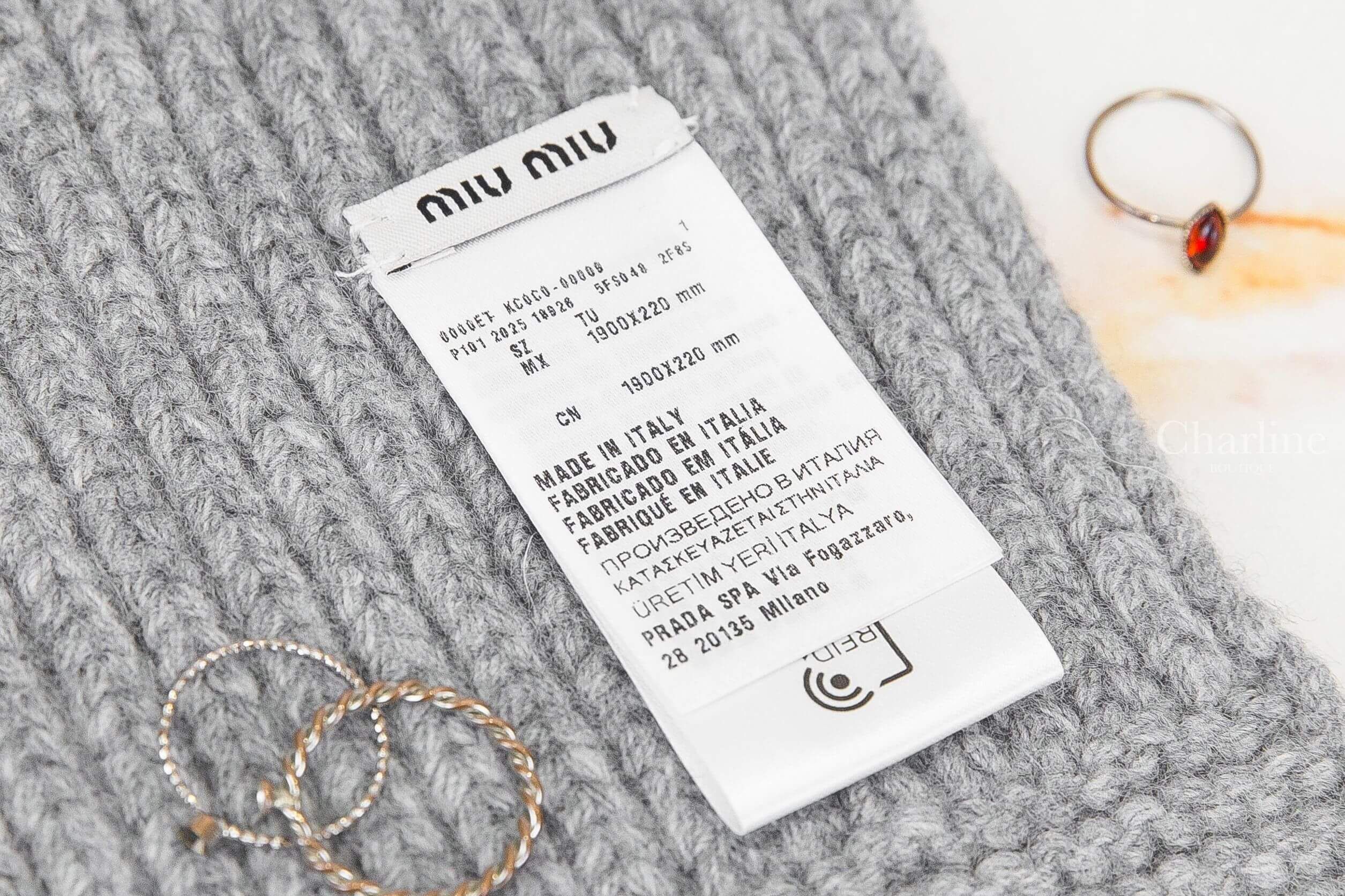 Miu Miu Cashmere Scarf 灰色針織刺繡白字喀什米爾羊毛圍巾-Charline Boutique 精品代購