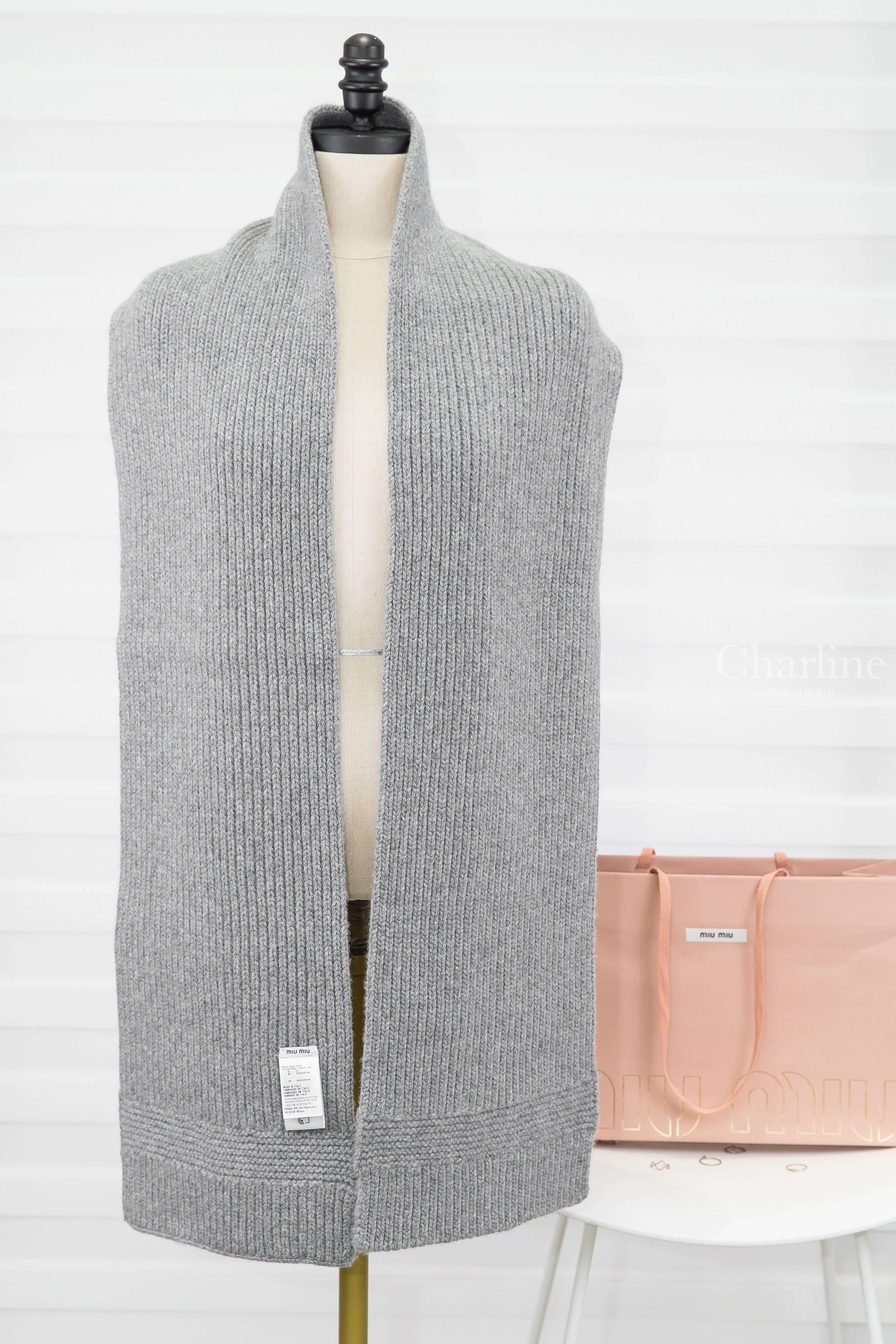 Miu Miu Cashmere Scarf 灰色針織刺繡白字喀什米爾羊毛圍巾-Charline Boutique 精品代購