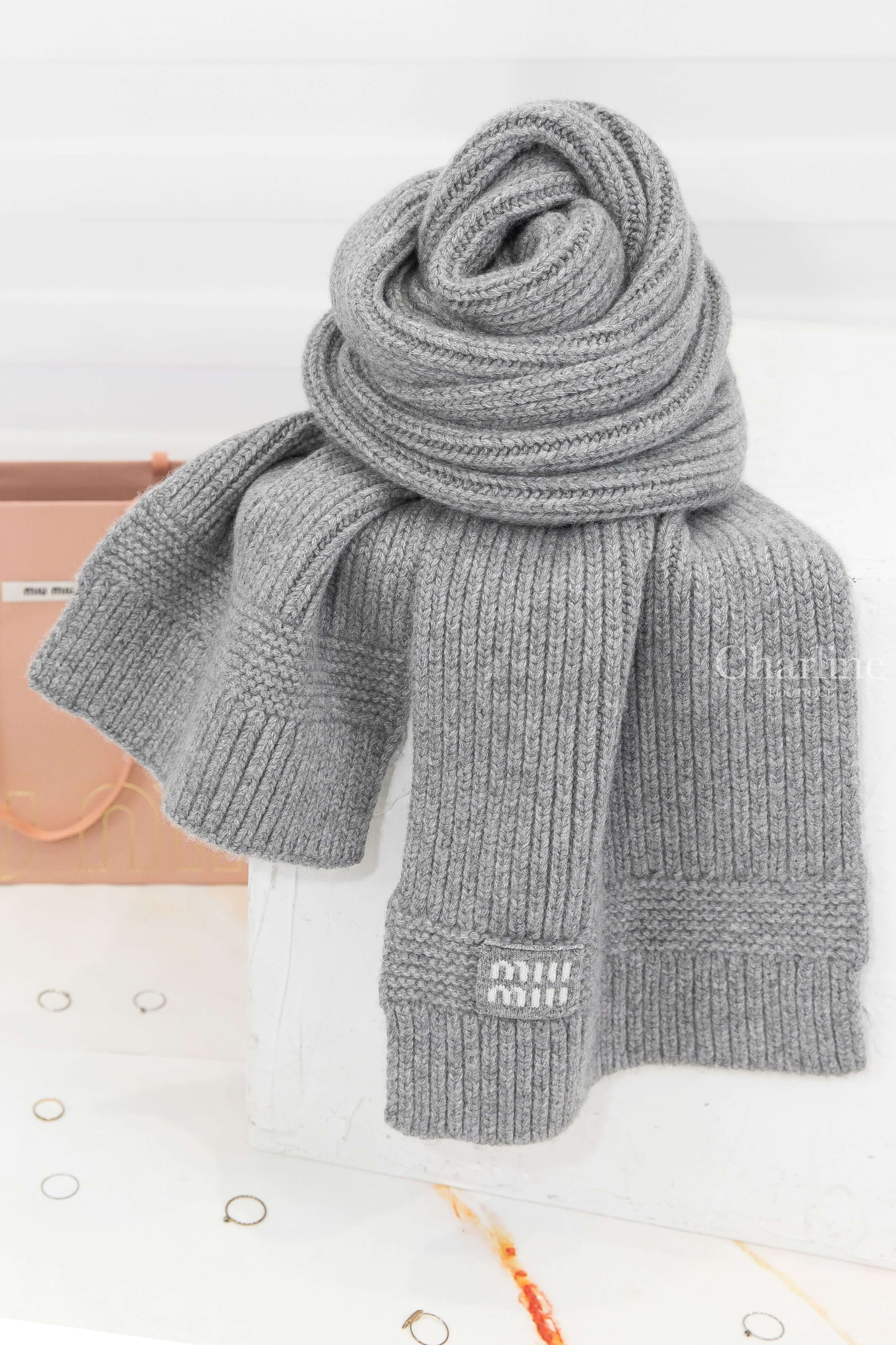 Miu Miu Cashmere Scarf 灰色針織刺繡白字喀什米爾羊毛圍巾