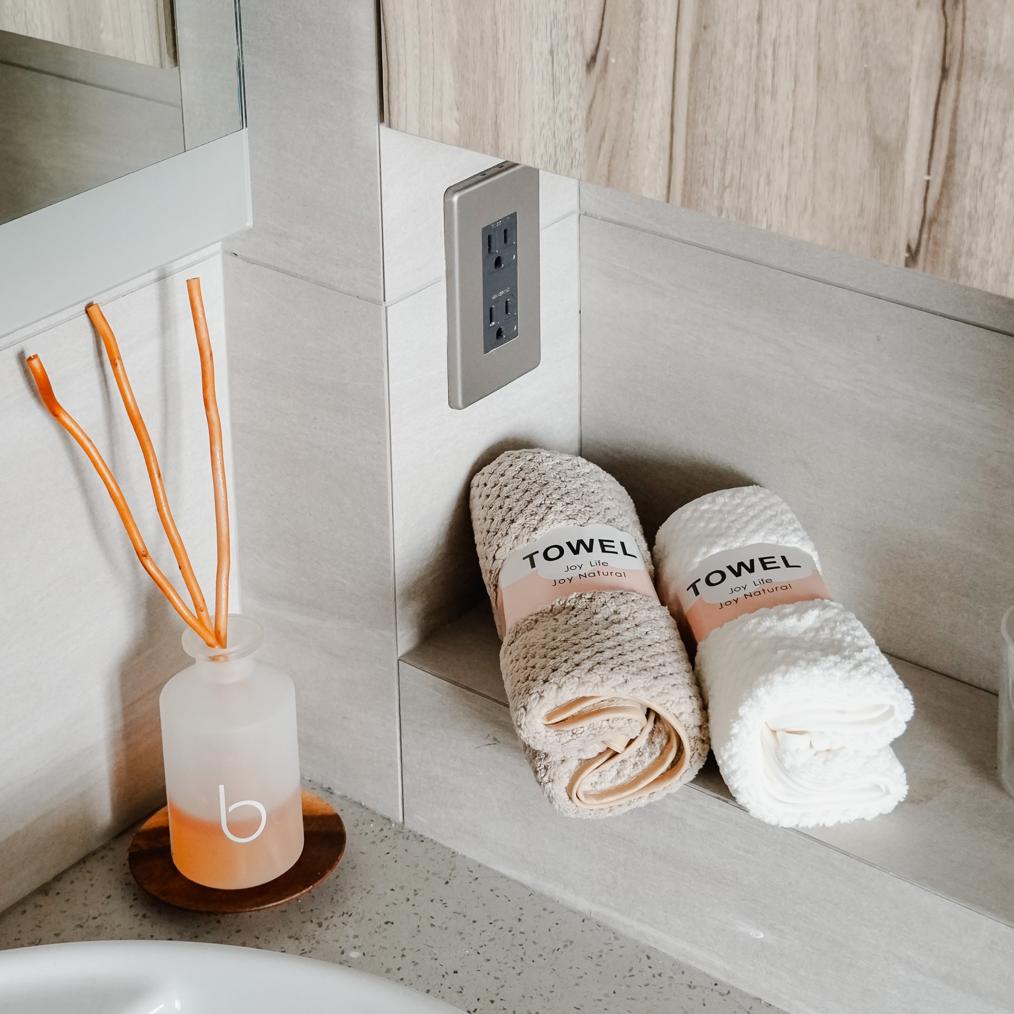 方格珊瑚絨柔軟毛巾 兩色售