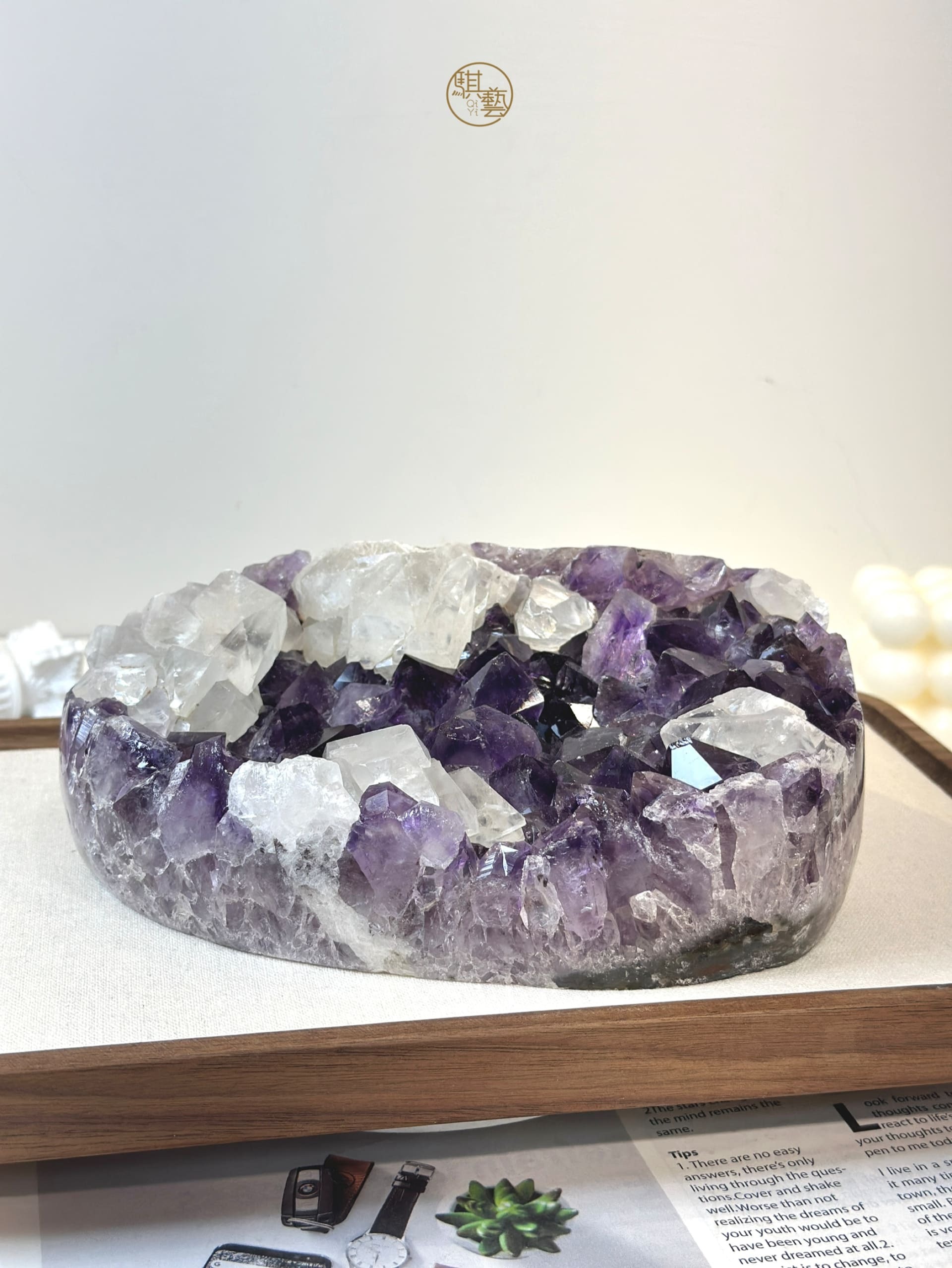 紫晶鎮共生白方解石7000｜雙重能量・淨化放大・空間磁場核心