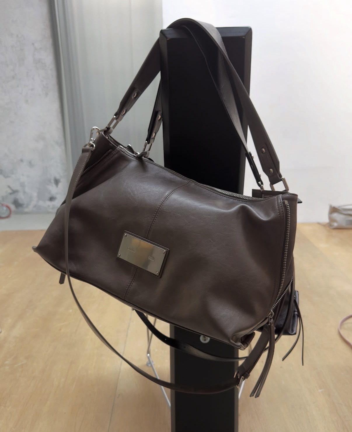 【隨時截單！突發優惠預訂】MATIN KIM SIDE ZIPPER SHOULDER BAG （2色）