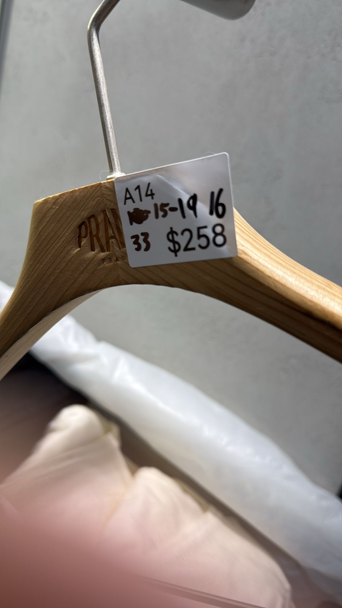 SN014 炭黑色開叉長裙 Free size hip 21”