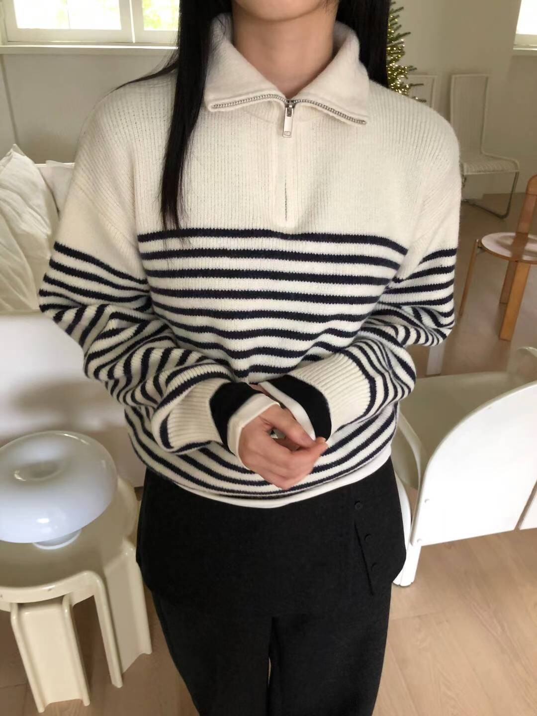 開襟羊毛半橫條毛衣