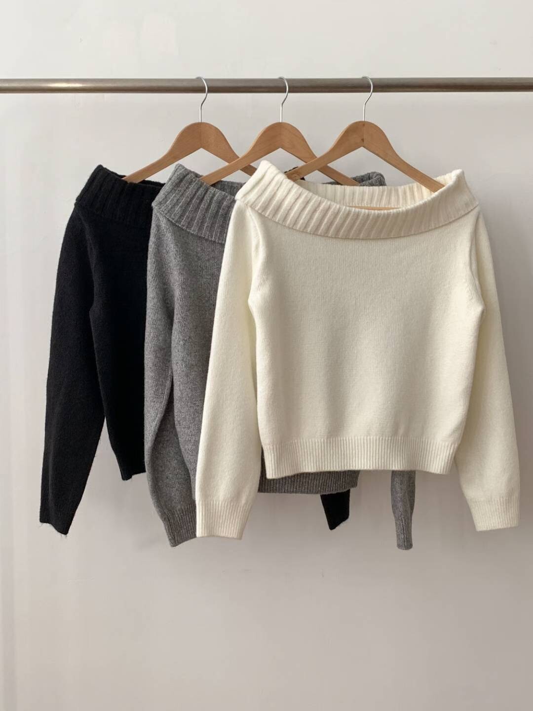 螺紋拼接露肩一字領針織上衣毛衣 / 3色