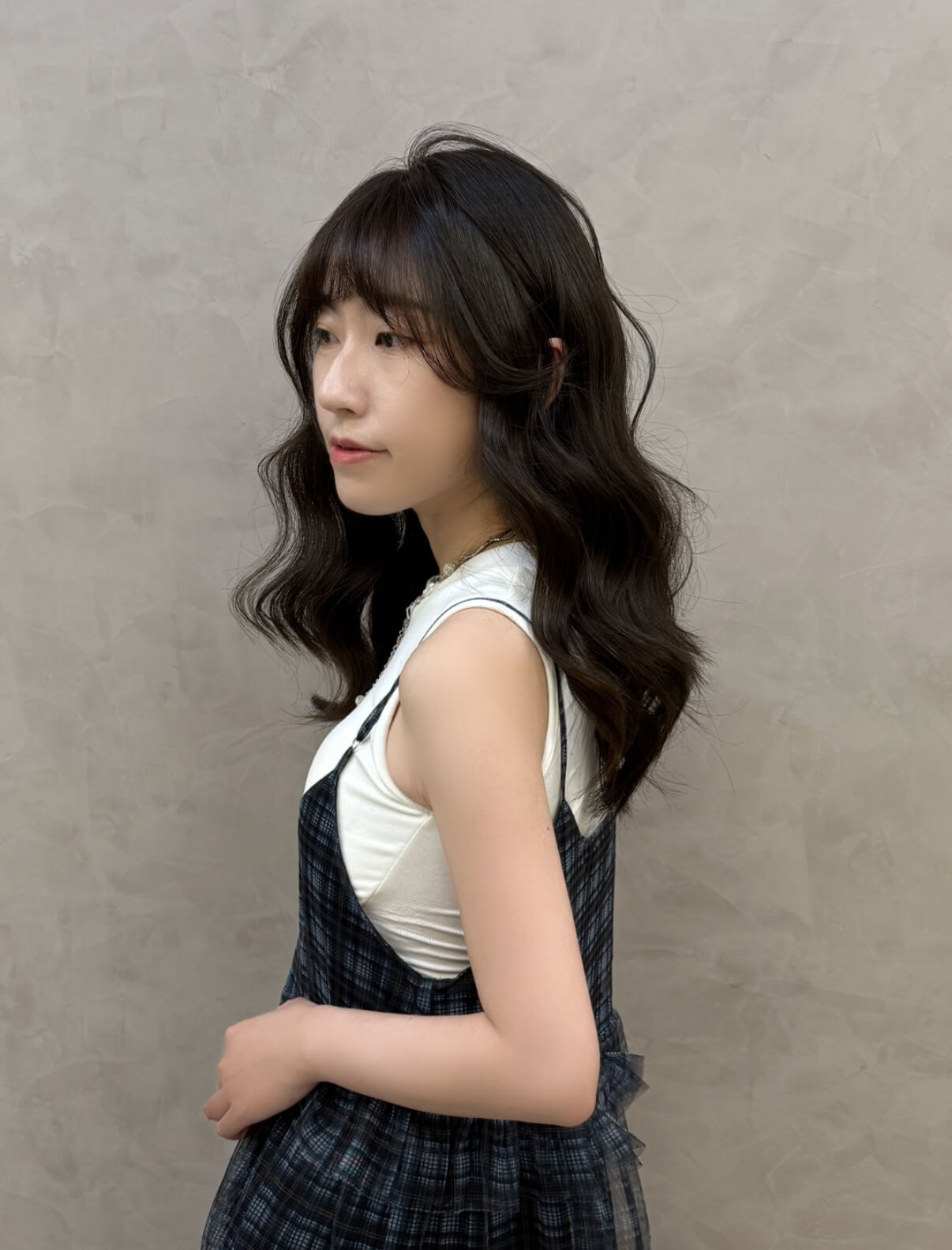 不用整理的燙髮女生髮型:雲朵燙長髮配氧氣瀏海