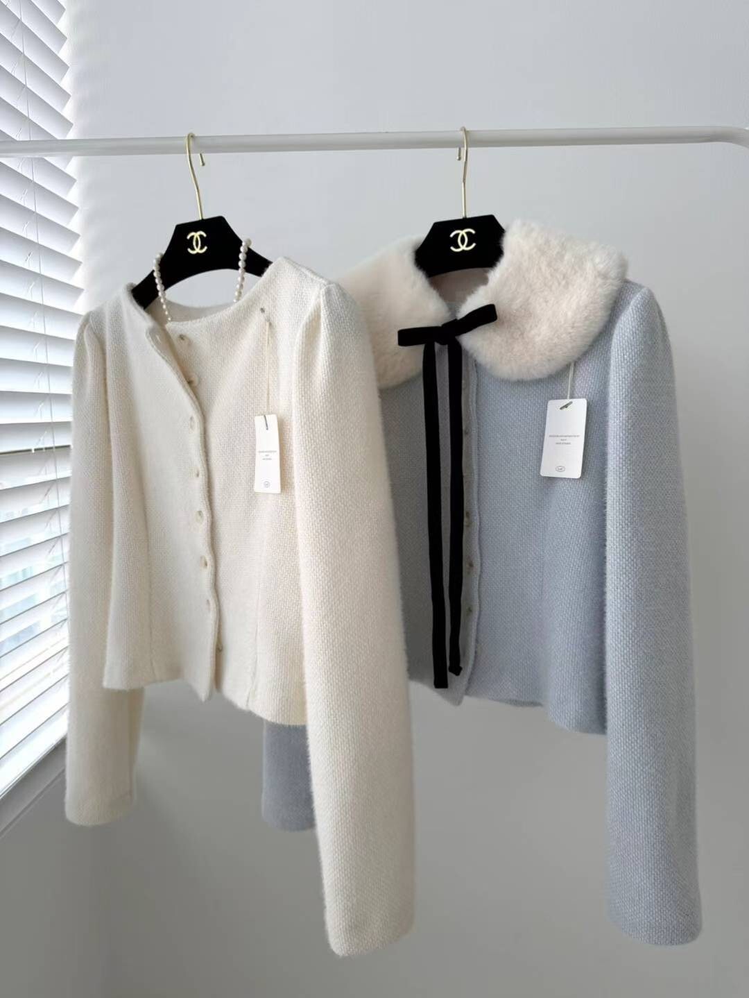 藍天白雲圓領排釦小裙擺造型外套 / 2色