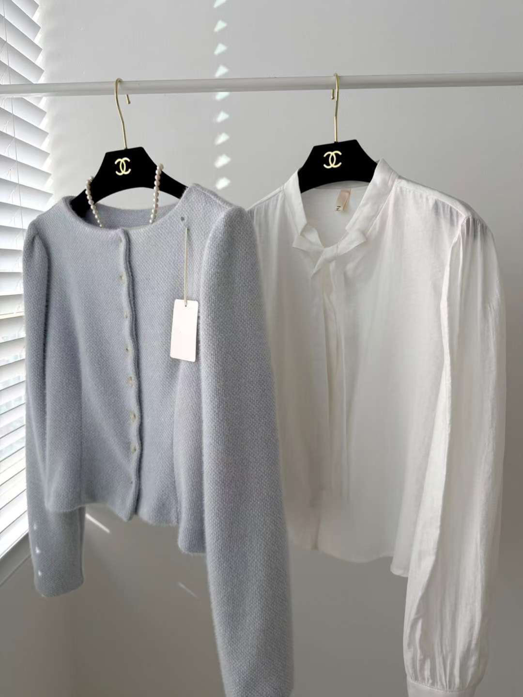 雲朵白綁帶領巾蝴蝶結造型排釦襯衫