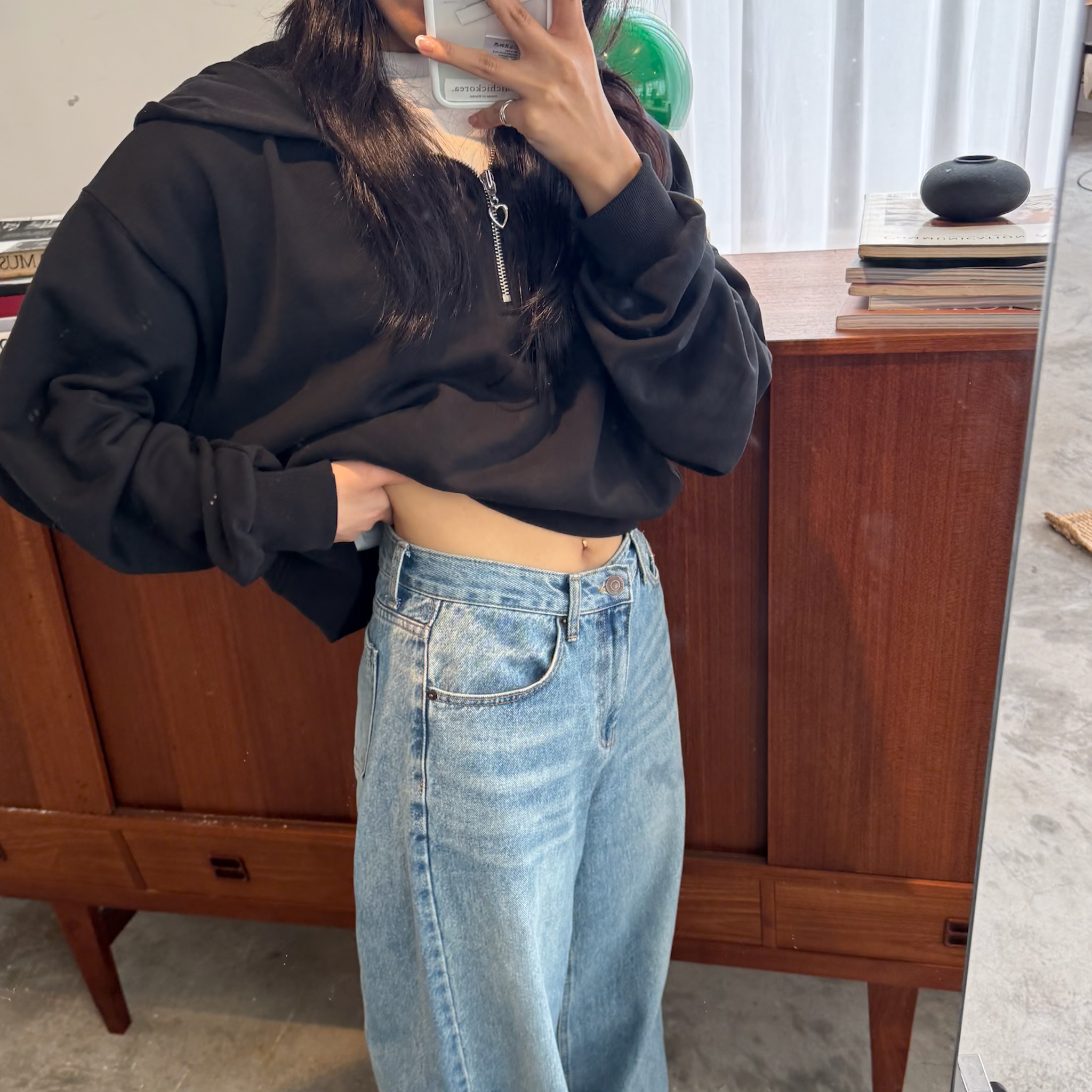 自訂款-帽簷刺繡漂亮廓形微短帽T(必備黑)