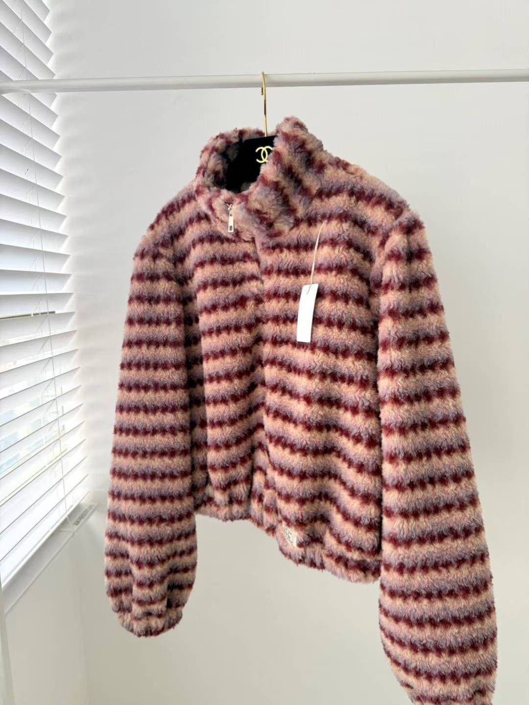 亮眼配色橫條紋立領澎澎感拉鍊外套 / 2色