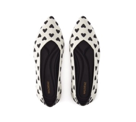 SHO-CCF1227-016 BASICS | LOVE 尖頭平底心相印系列 心相印白+黑 (AA36-41)