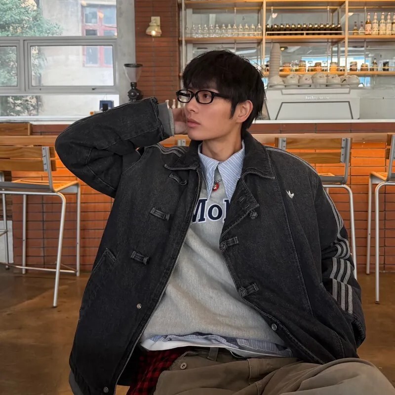 【預購】adidas originals 新中式盤扣鋪棉外套｜PAD JACKET 翻領拉鍊設計｜男女同款｜焦糖棕 KQ5135／水洗黑 KR5066