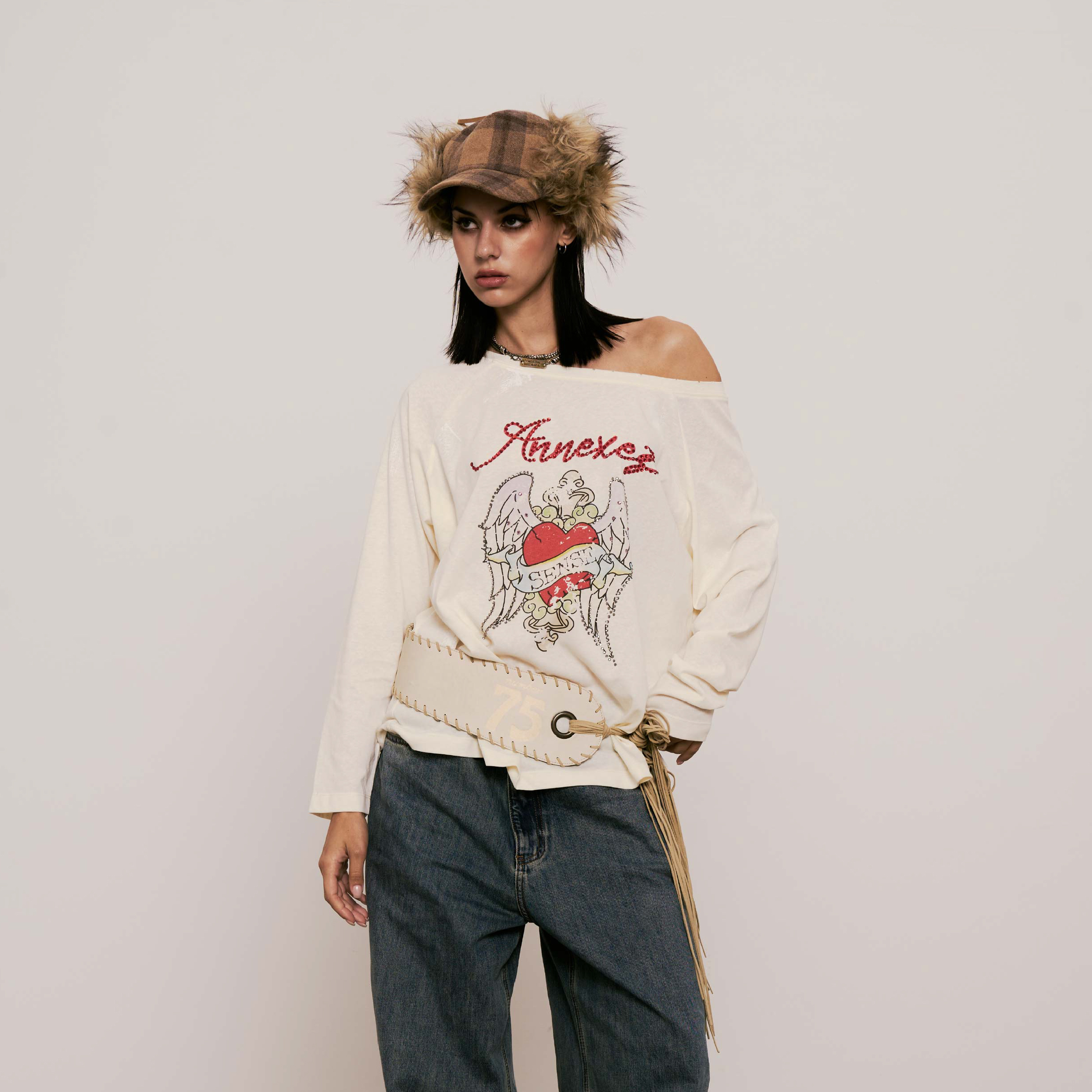 SENSE Wings Off-Shoulder Tee [L25-T12]