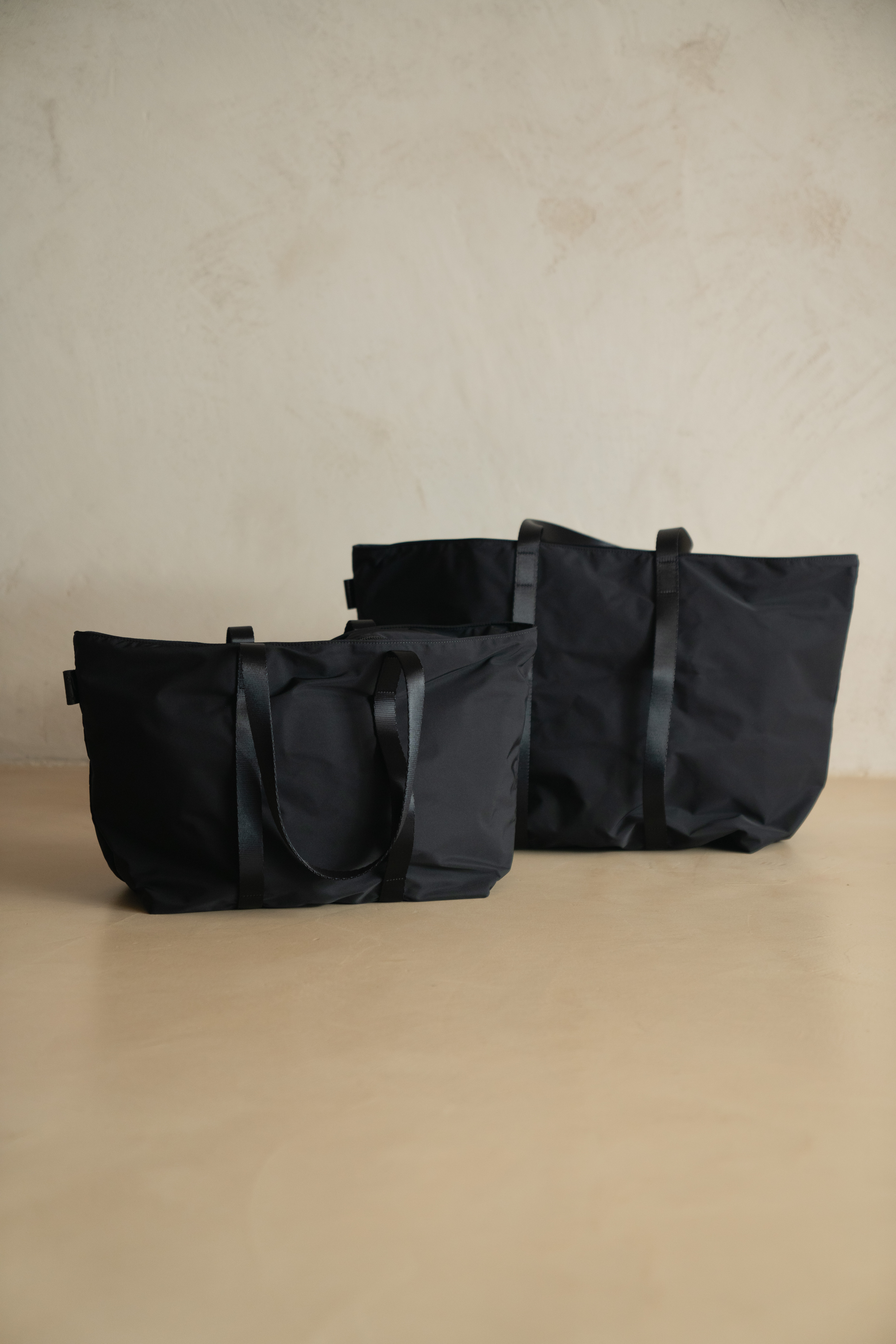 AMIACALVA GABARDINE TOTE BLACK - M / L