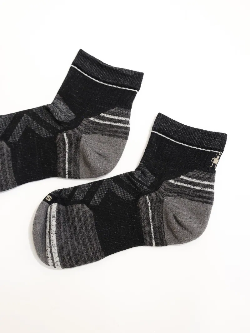 【 M 號】SMARTWOOL 羊毛襪 機能戶外局部輕減震低筒襪 黑色 SW002479001