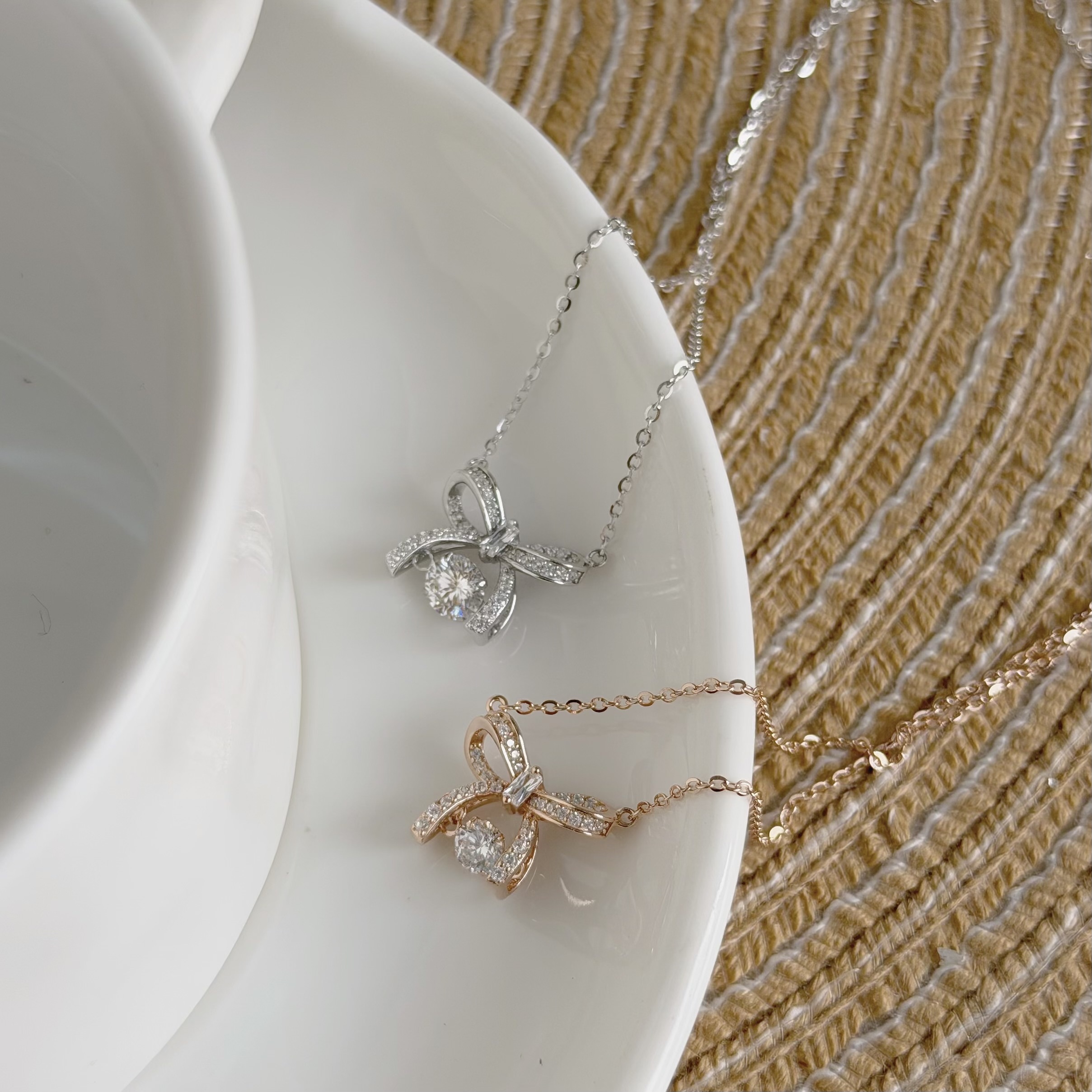 Y335【輕奢】排鑽蝴蝶結靈動純銀鎖骨鏈