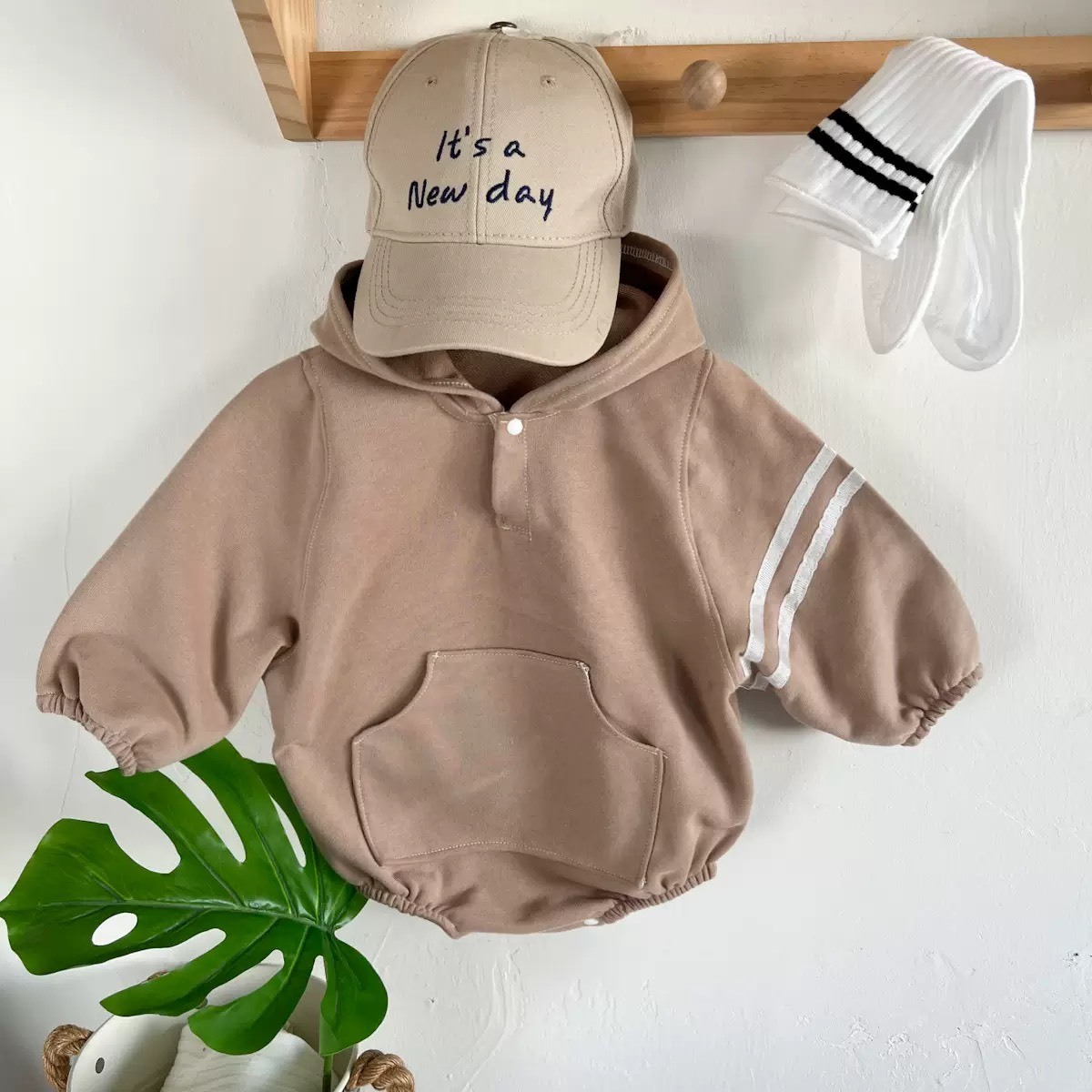 運動風連帽包屁衣