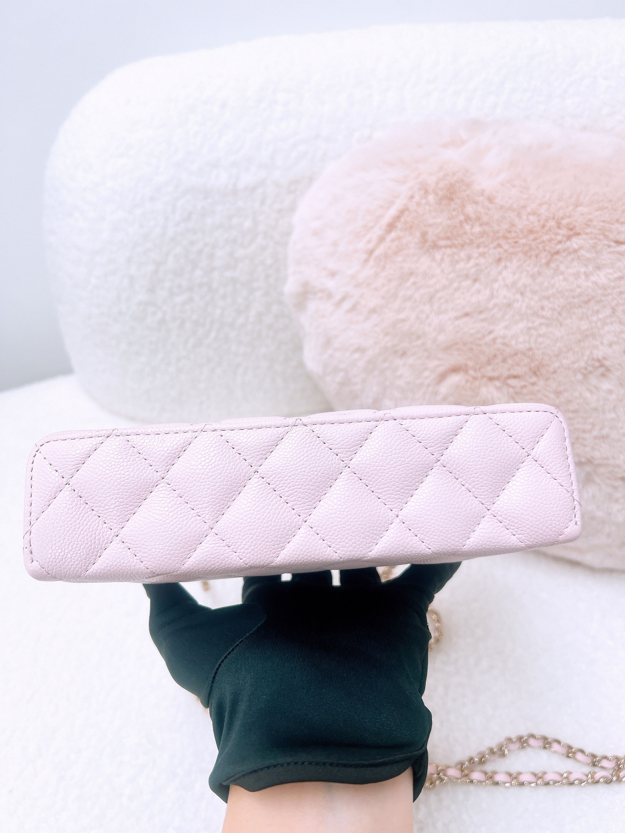 Chanel lp vanity (pink caviar/ GHW)