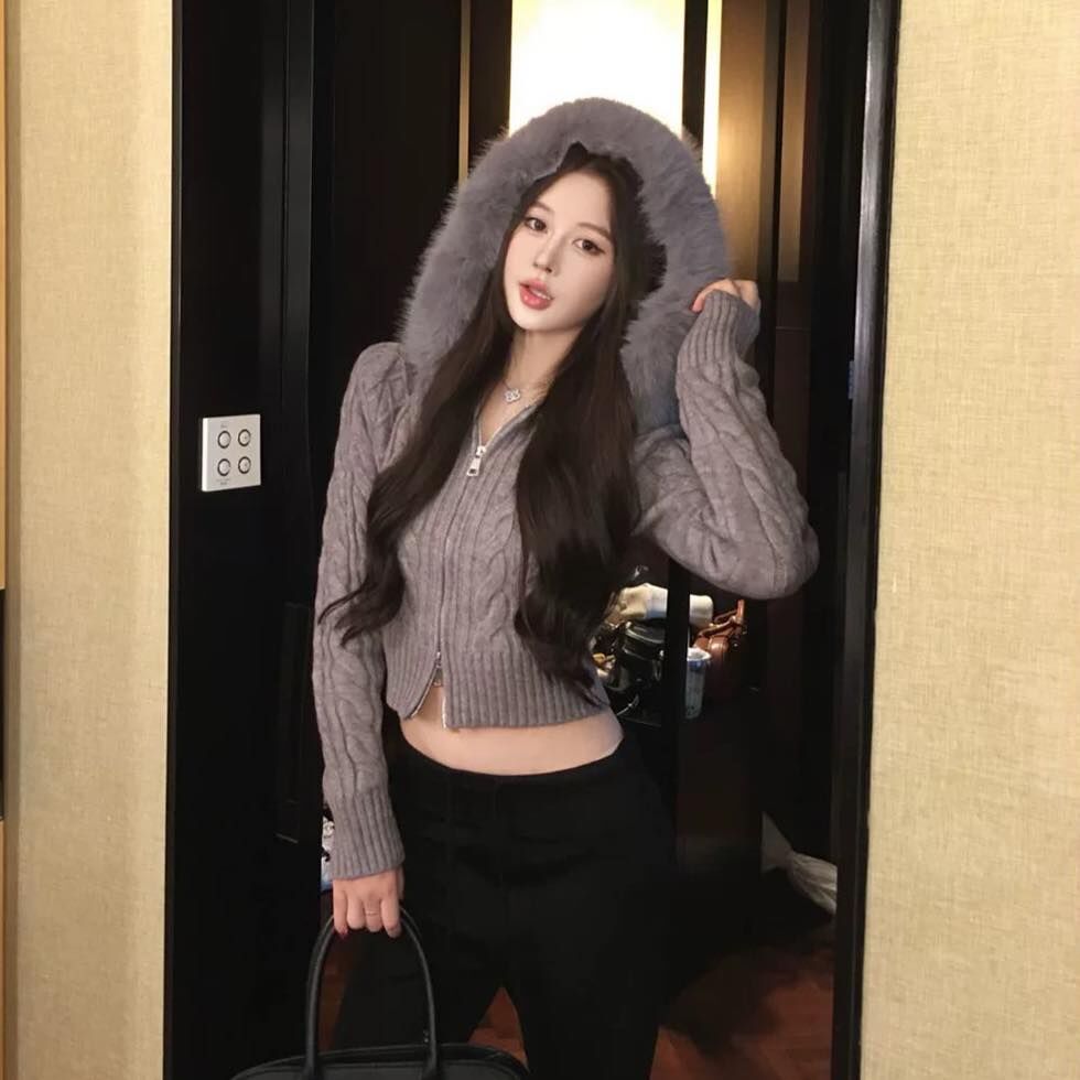 【顯瘦修身的毛毛連帽針織小外套】（現貨）