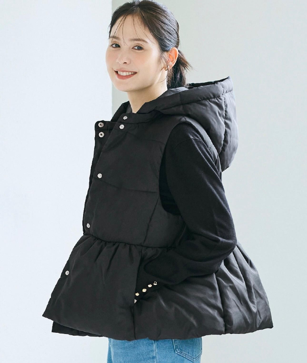 【預購】JN122710 Coca 附可拆卸帽子的加厚褶邊背心