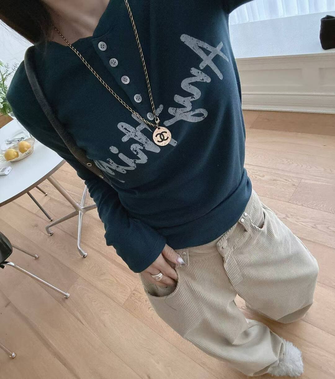 開襟排釦印字棉毛貼身上衣