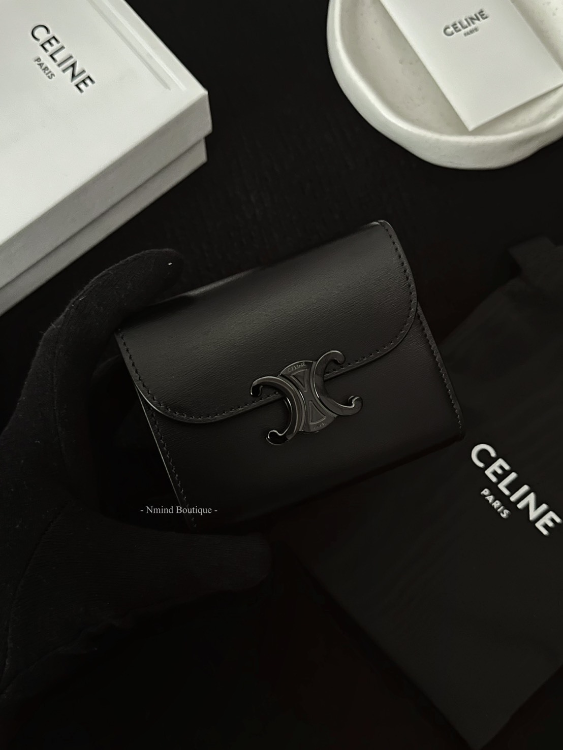 CELINE SMALL FLAP WALLET TRIOMPHE IN SHINY CALFSKIN / BLACK