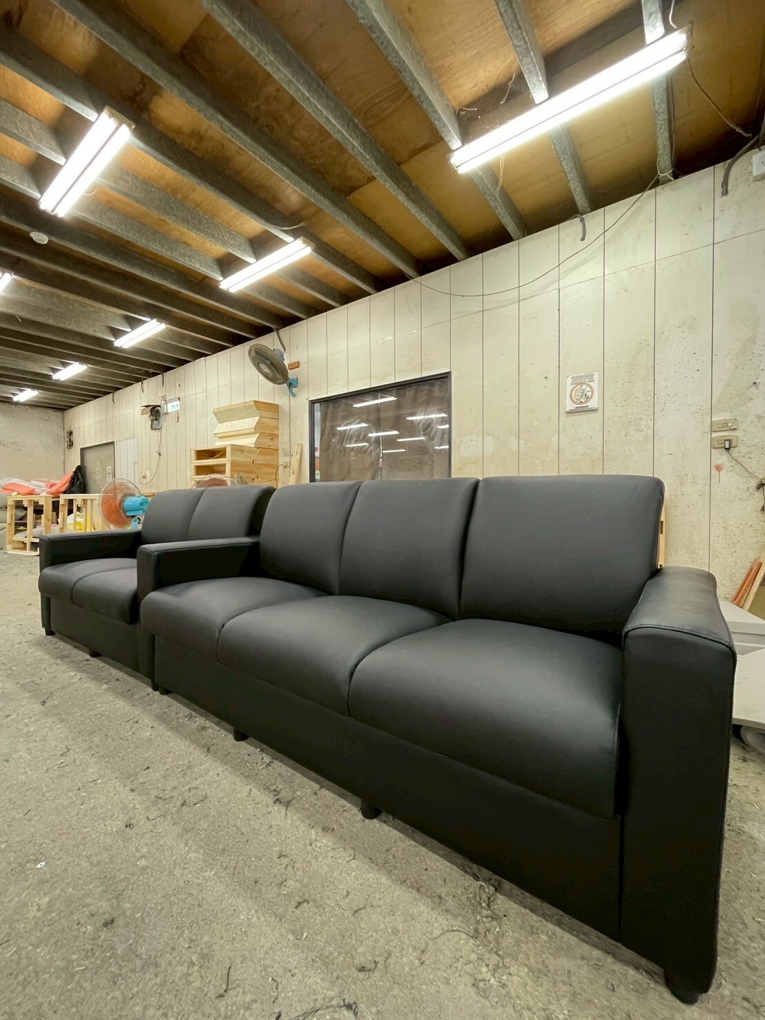 辦公半牛皮沙發｜專為銀行・企業辦公空間設計