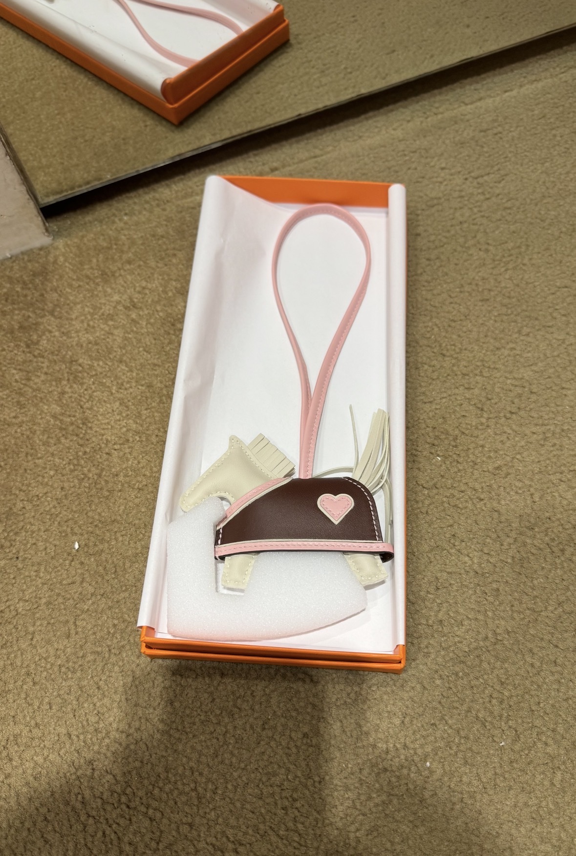 Rodeo Robeo Coeur PM charm  Craie / Rose Sakura / Terre