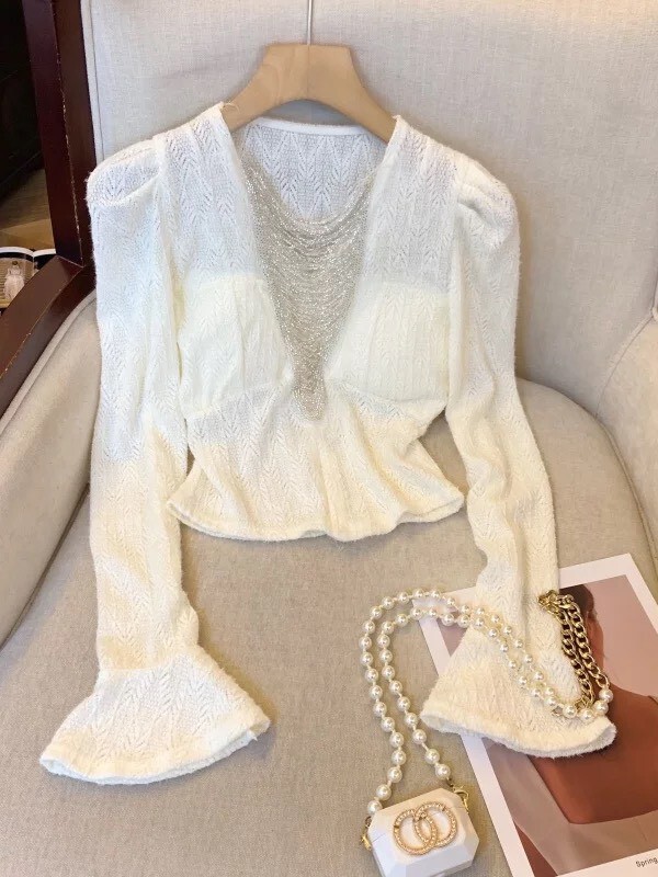 胸口大V拼接網紗串珠流蘇喇叭袖針織上衣