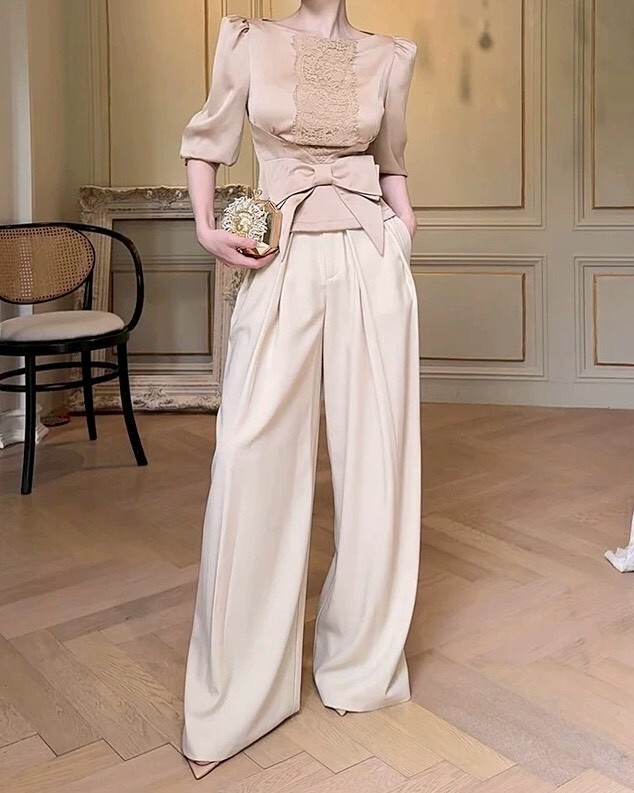 設計師家早春款拼接蕾絲蝴蝶結後拉鏈上衣