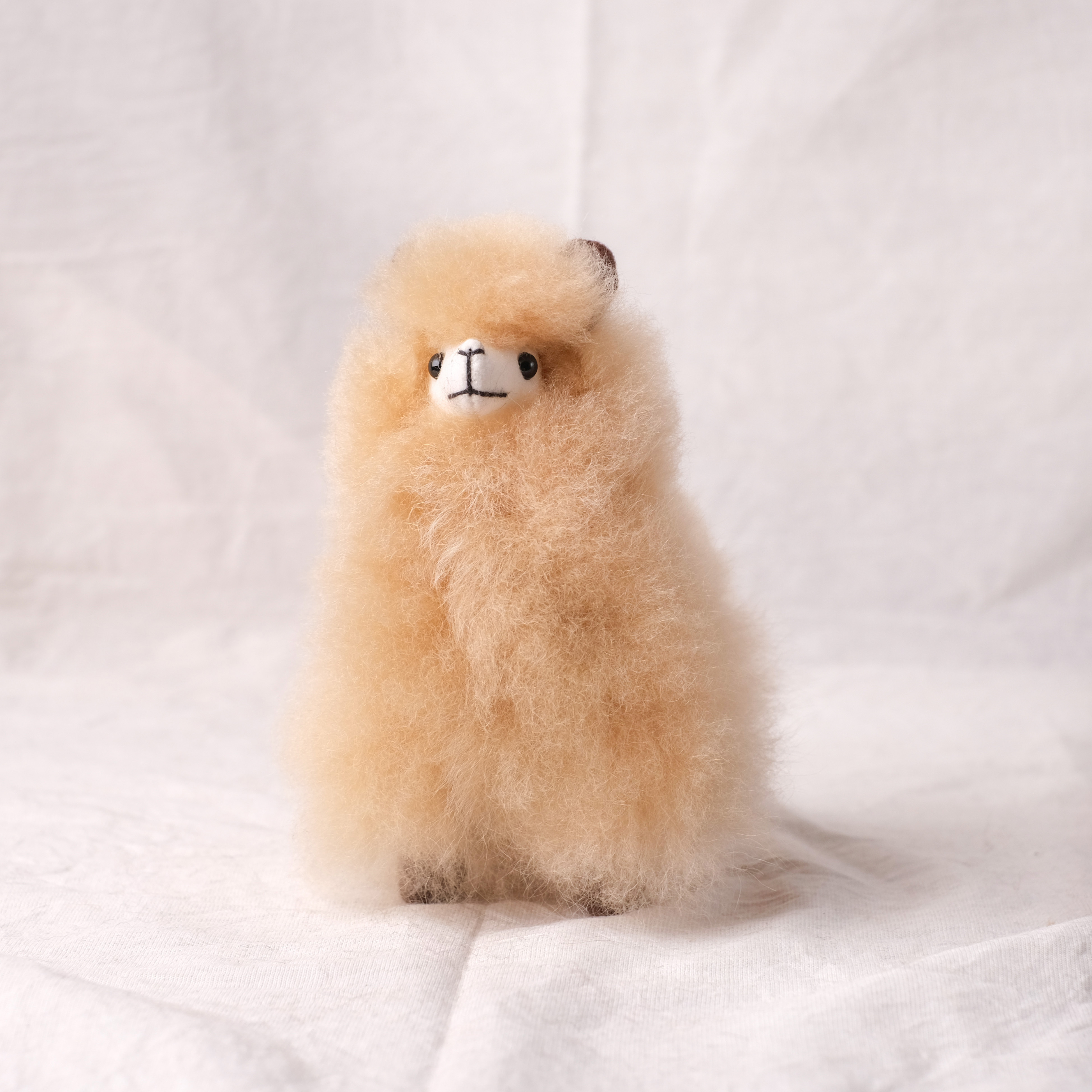 羊駝毛絨擺飾｜羊駝－淺金－15cm｜秘魯