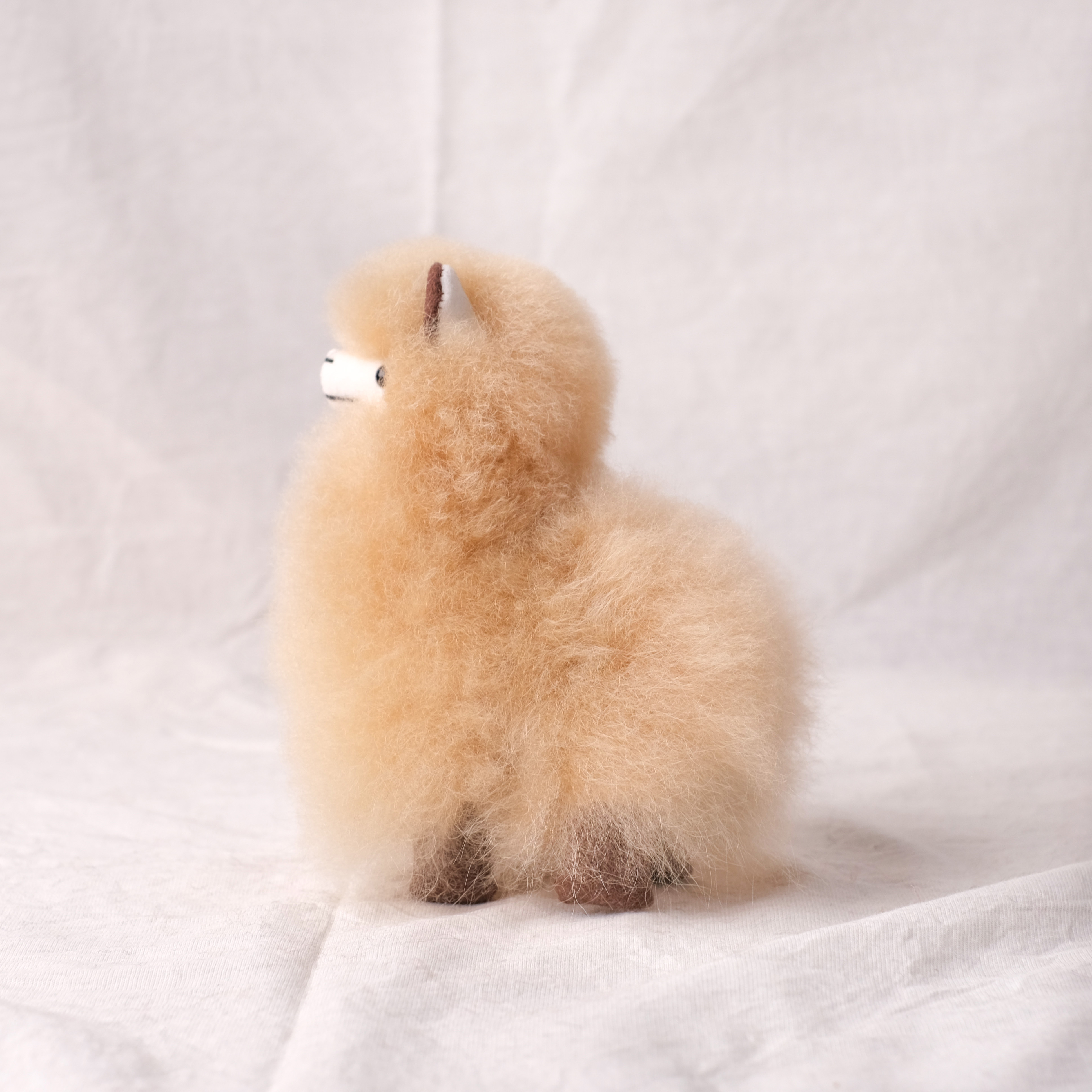 羊駝毛絨擺飾｜羊駝－淺金－15cm｜秘魯