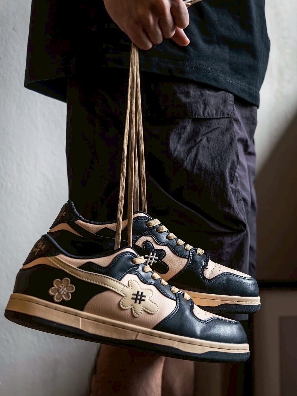 WATER THE PLANT 奶油黑 質感皮革 巧克力配色Logo小花鞋 WTP "CHOCOLATE" Dream Kicks | Cream Black