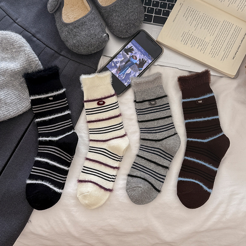 《6486》♾️水貂毛秋冬撞色條紋襪