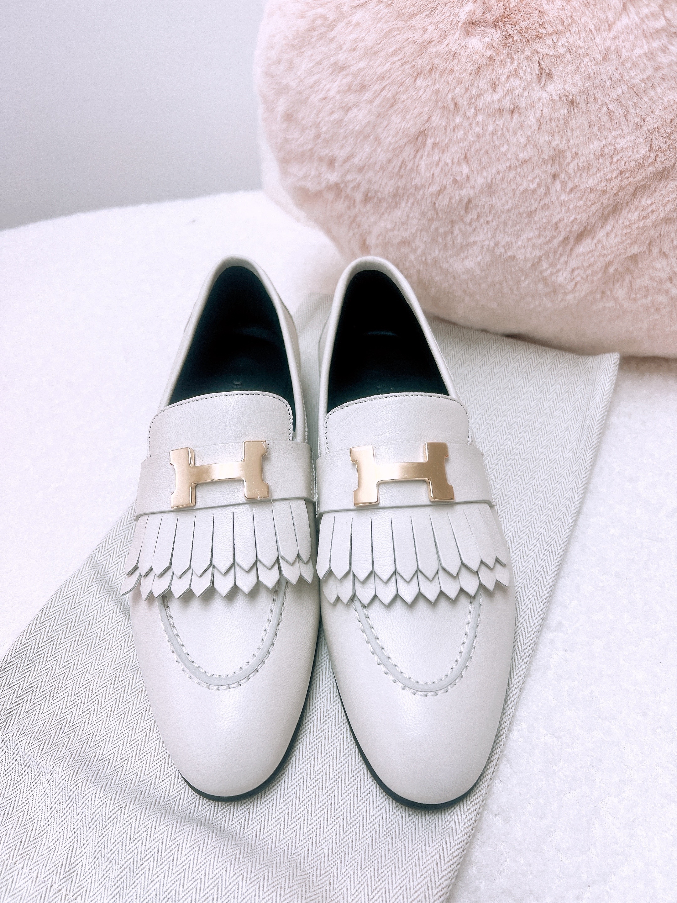 *Unused* (size 35.5) Hermes royal loafers (white GHW)