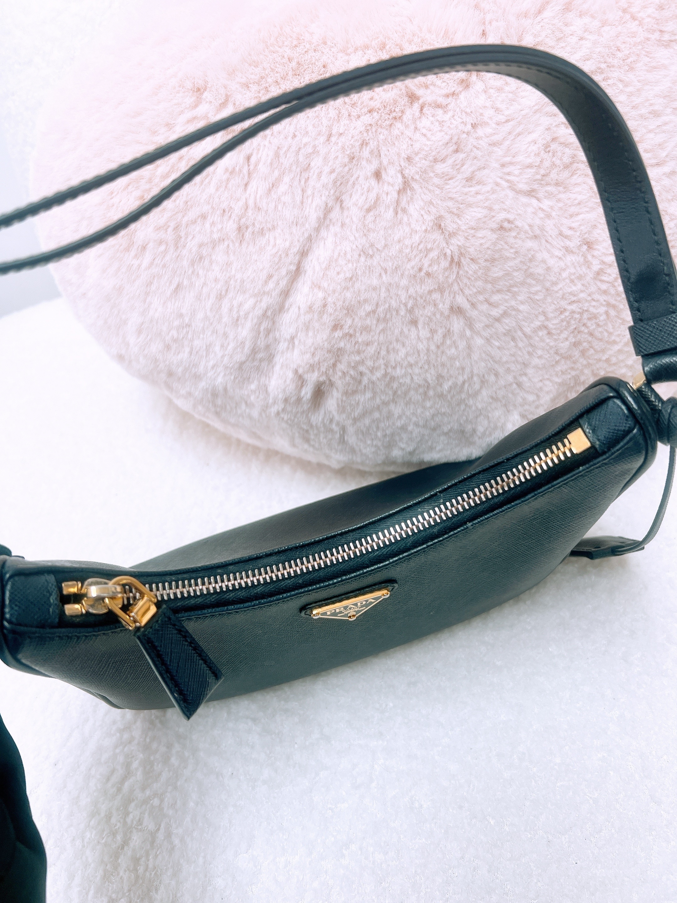 Prada hobo saffiano black