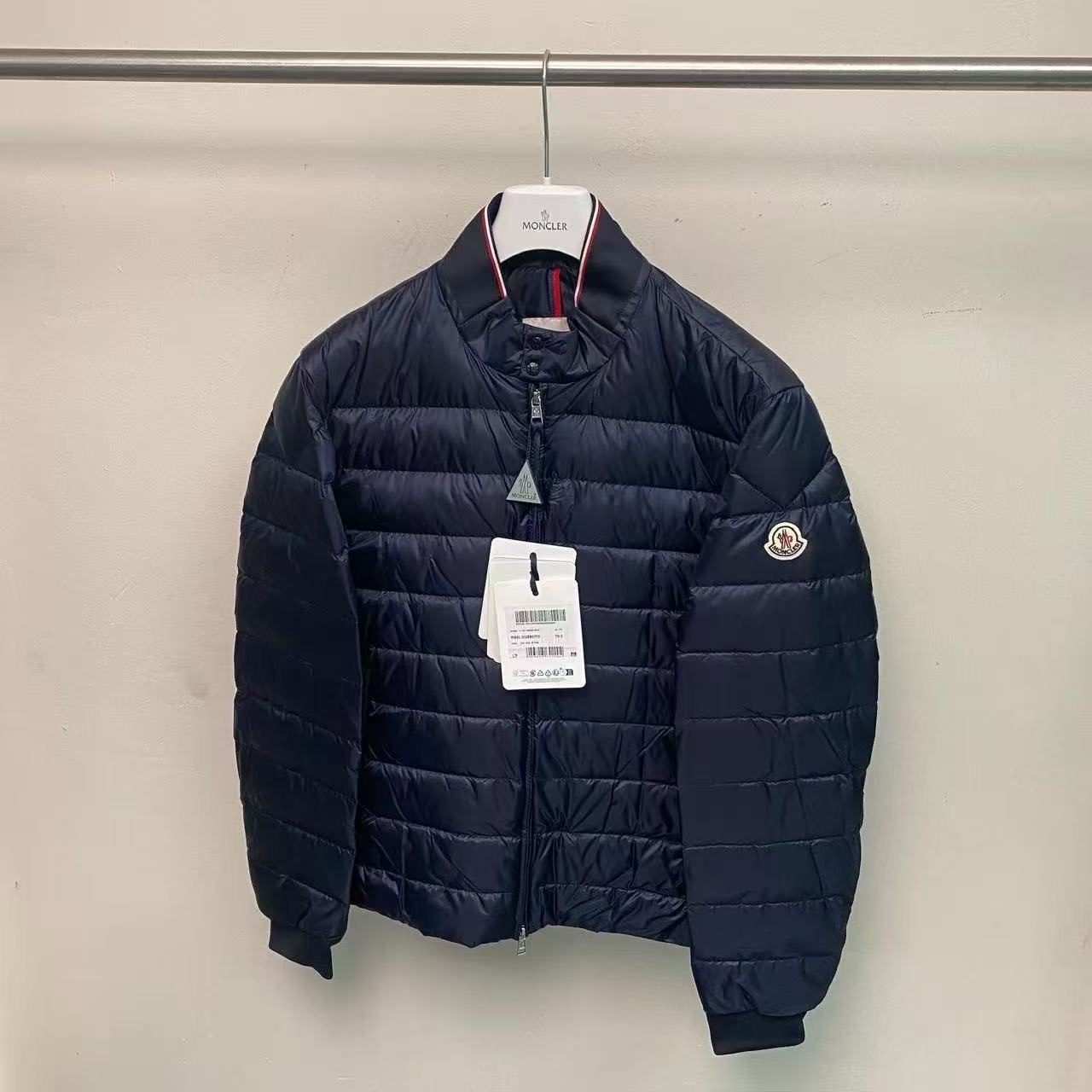 Moncler2026春款藍色薄款羽絨-T