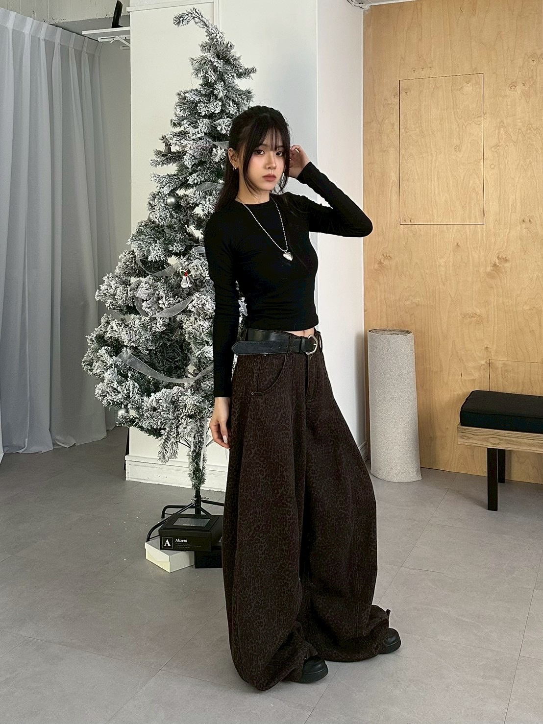 低調抓毛豹紋彎刀褲附皮帶