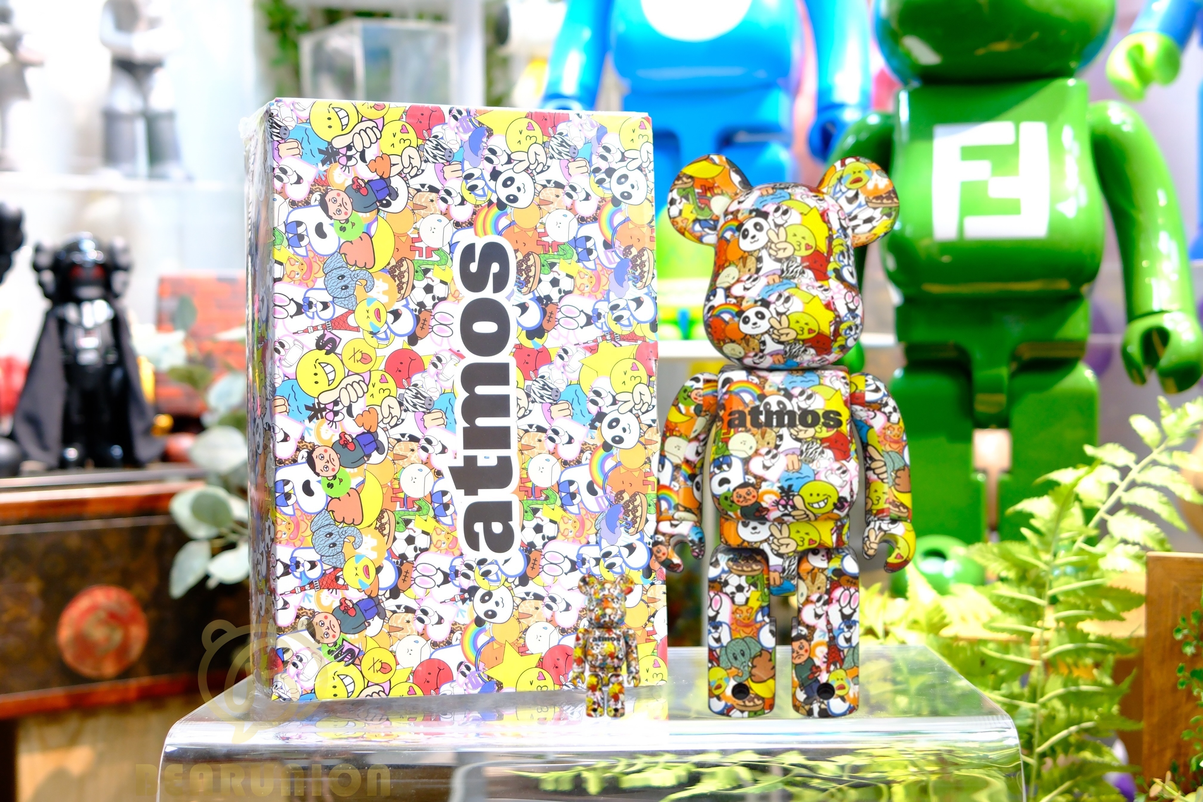 BE@RBRICK atmos EMOJI 100％ & 400％ BE@RBRICK atmos x EMOJI 100% & 400% Bearbrick Atmos 100% & 400