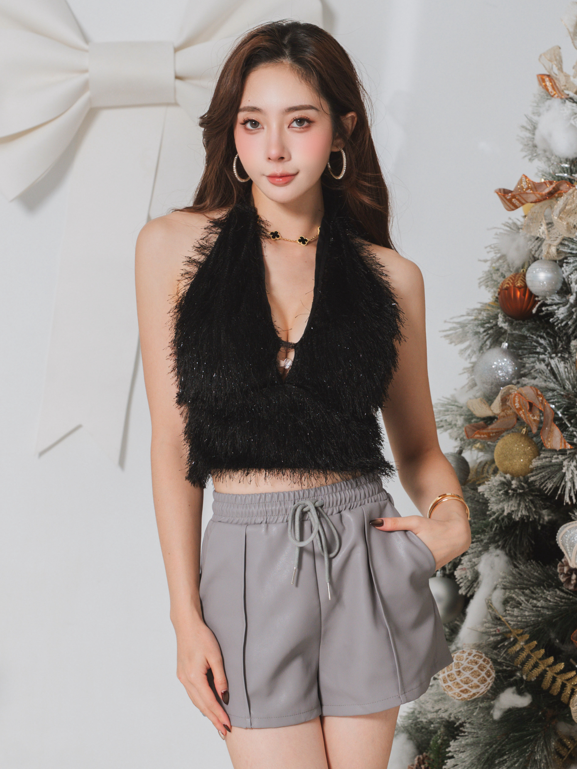 🤍奢華綁脖毛毛深V背心（黑色均碼）