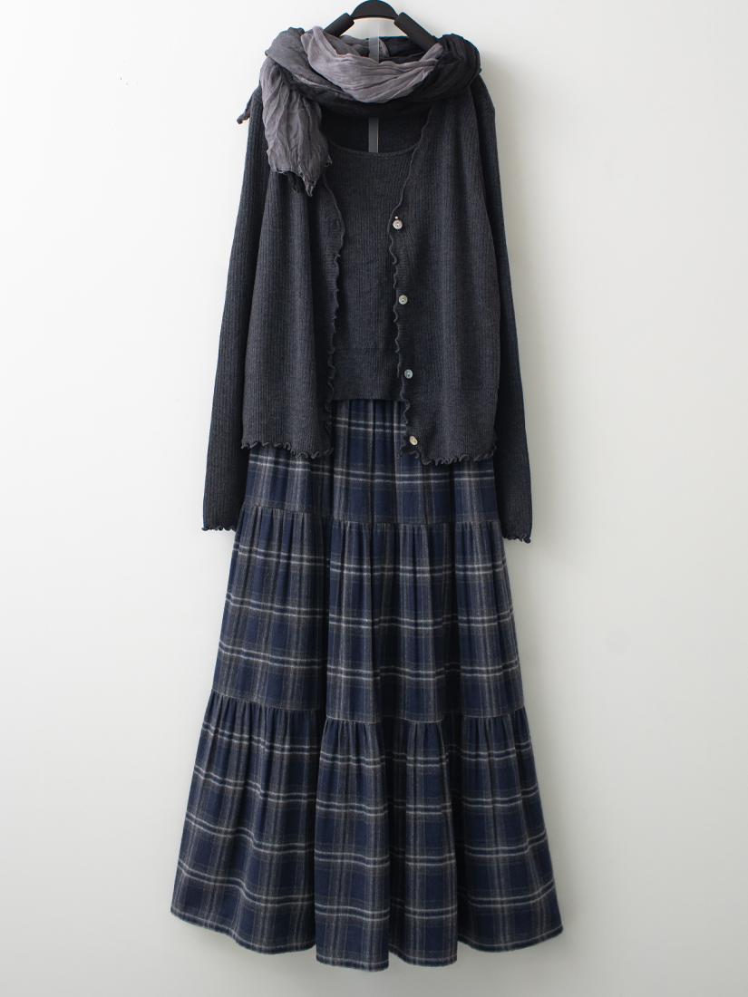 木耳邊針織上衣格紋法蘭絨蛋糕長裙組合