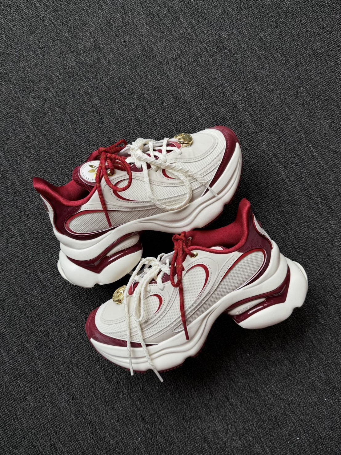 ADIDAS ORIGINALS OZVENUZ 2026馬年限定🐎