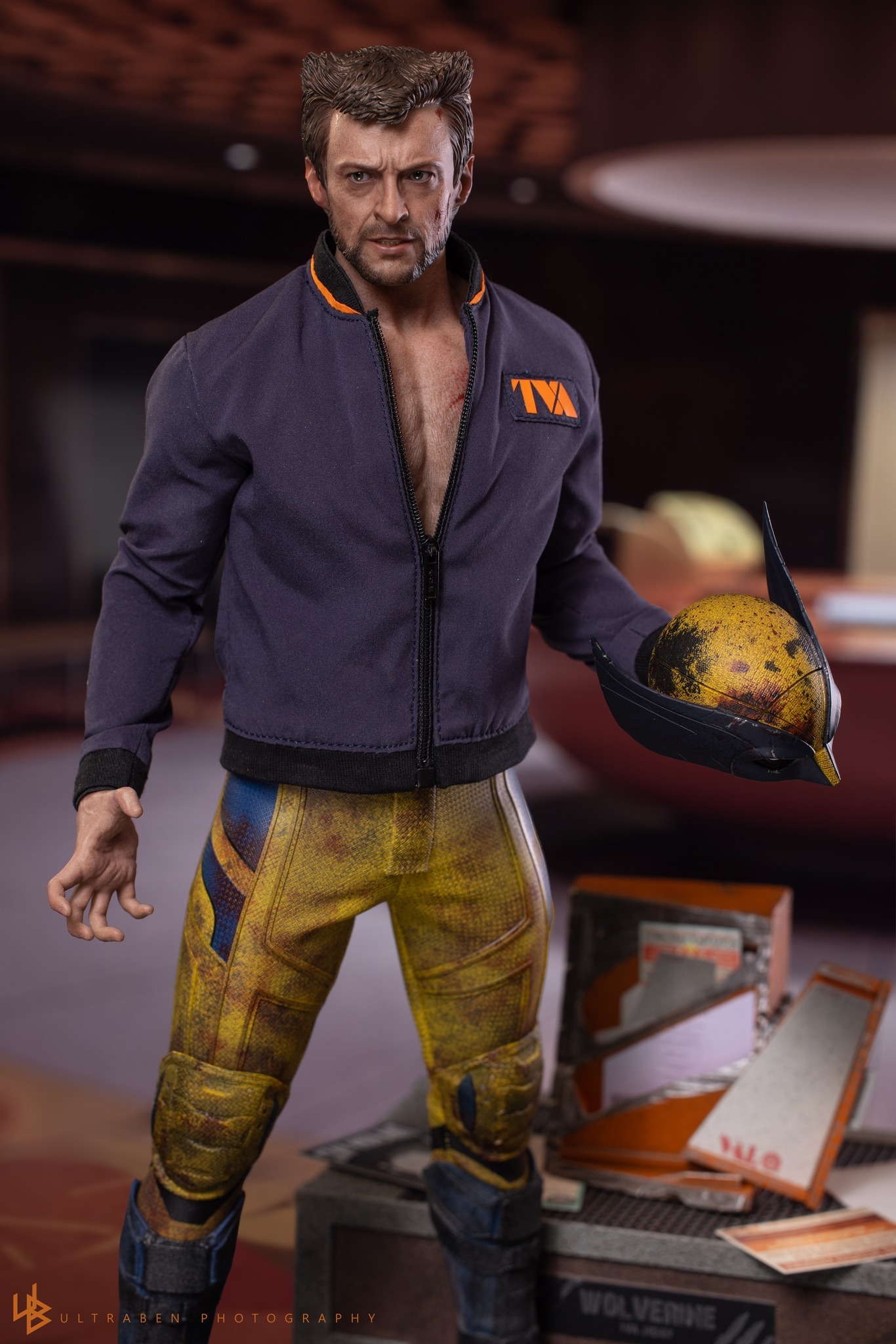 hottoys mms756 Wolverine TVA Jacket Version