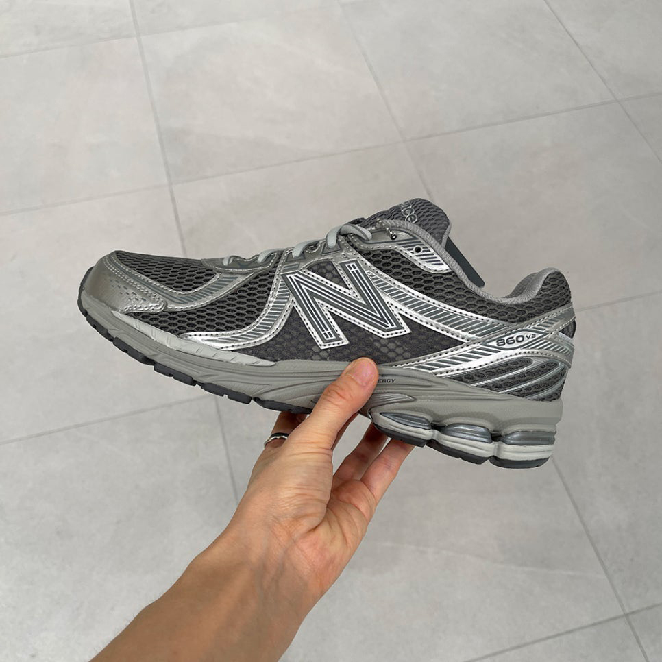 <年末折扣🇯🇵> NEW BALANCE 860 NB 灰銀 液態銀 銀灰 復古 ML860SM2 / 預購