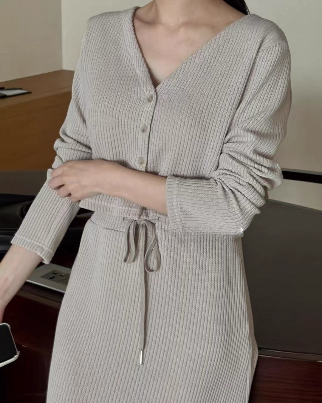 RIFF 慵懶感坑條針織兩件式套裝 （上衣+長裙）