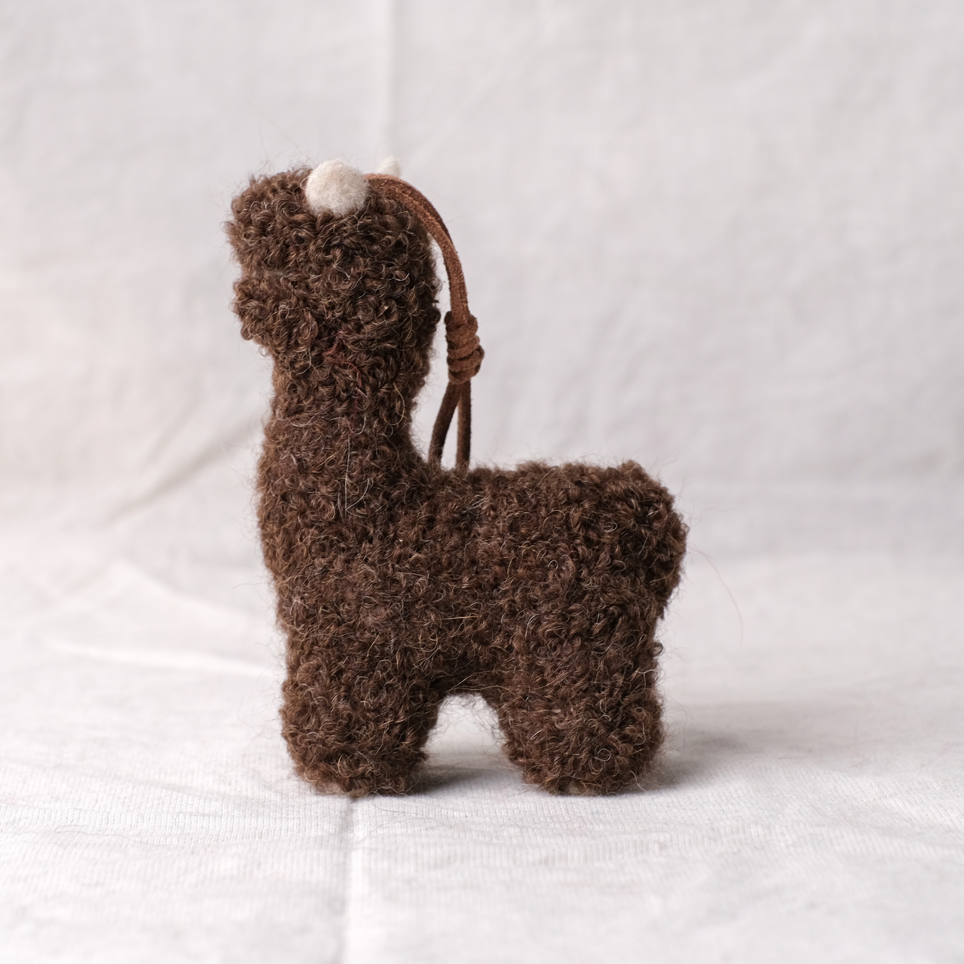 羊駝毛吊飾｜針氈羊駝－深灰｜秘魯