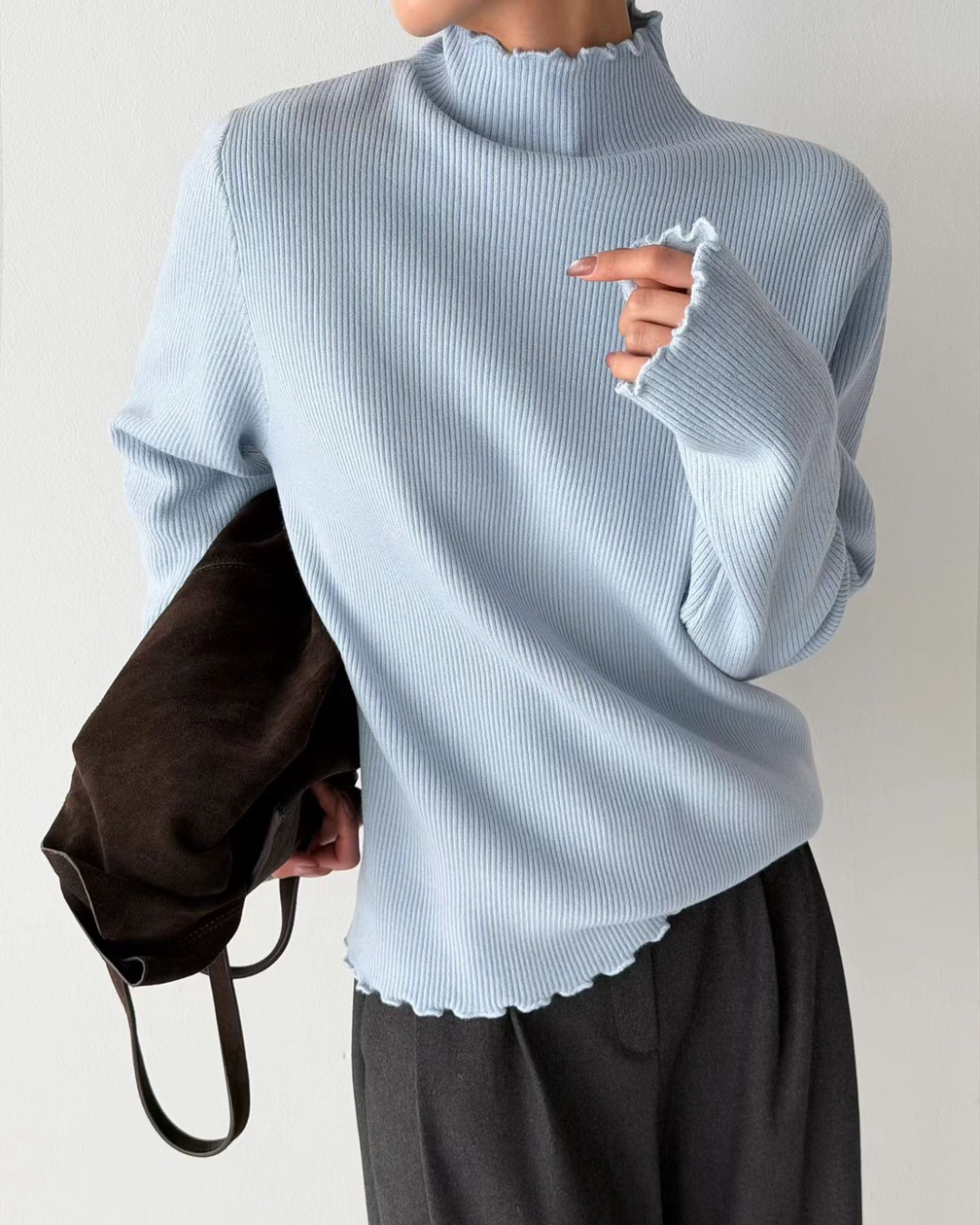 Marie-Marie 霧絨感半高領荷葉針織上衣