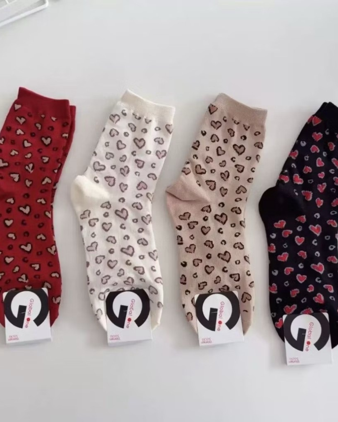 Global One 愛心印花中筒襪
